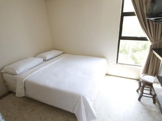 Hotel Zamburger Sg Bakap Kampong Gurun Kültér fotó