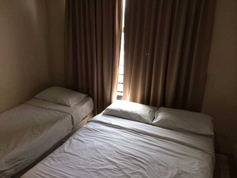 Hotel Zamburger Sg Bakap Kampong Gurun Kültér fotó