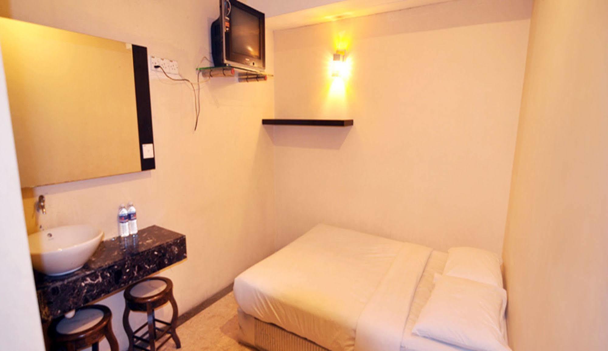 Hotel Zamburger Sg Bakap Kampong Gurun Kültér fotó